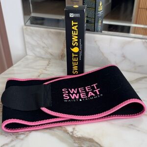 Sweet Sweat Waist Trimmer - Black with Pink Trim